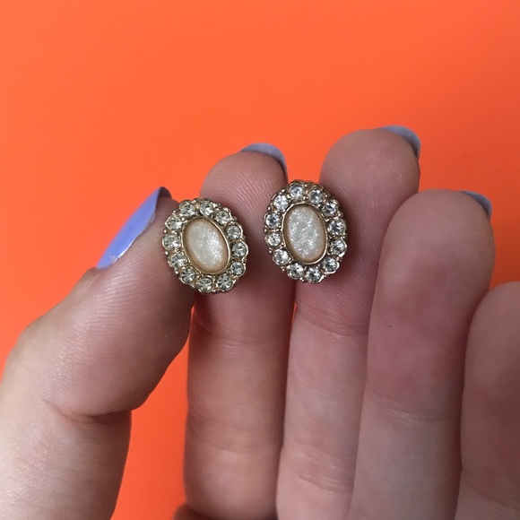 Jewelry - FREE Earrings